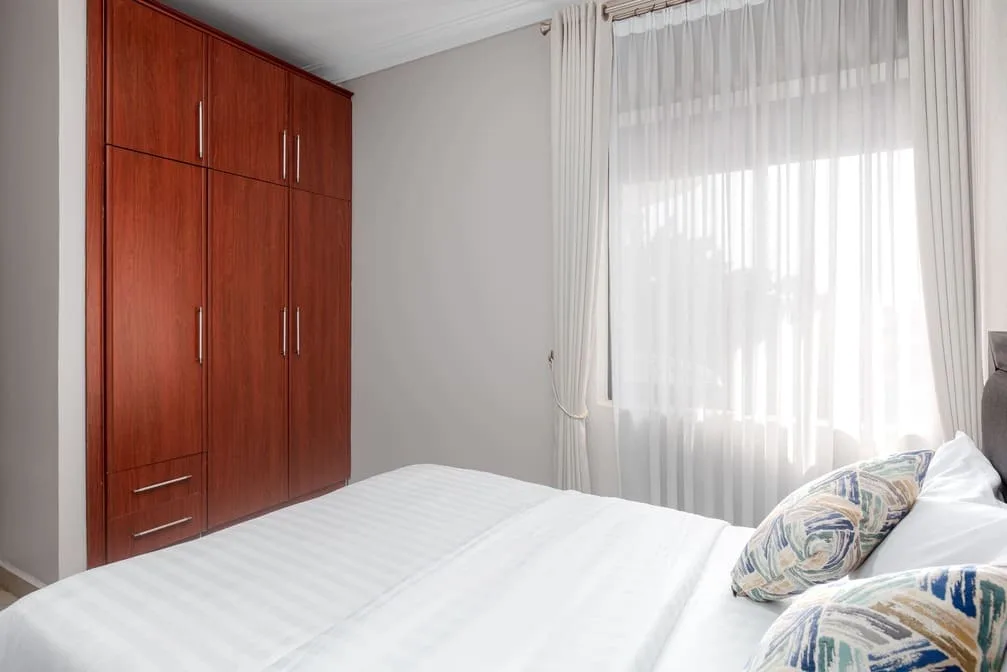 Iotaville shower room